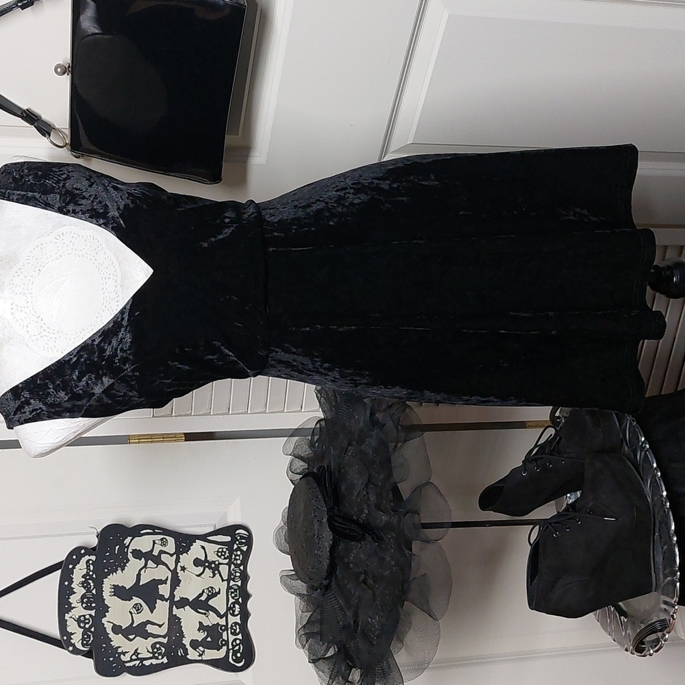 SALE Black Velvet, Skater Dress, Goth, XL - Picture 3 of 13